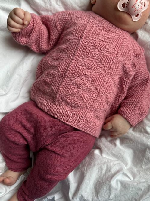 Hovedbilde PK-237 Esther Sweater Baby oppskrift