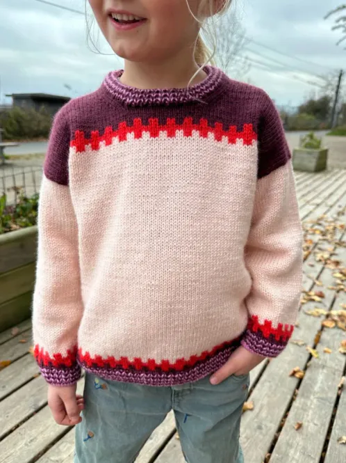 Hovedbilde PK-263  Cross Sweater Junior oppskrift